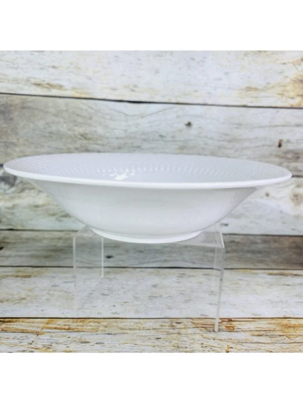 Livingquarters LIQ10 White Embossed Basketweave Lines 9